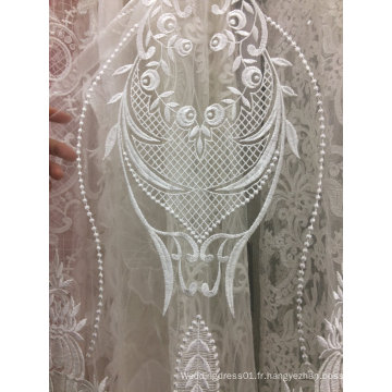 Broderie à la dentelle blanche faite à la main pour la robe de mariée 25